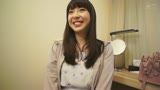 清楚系の可愛い若妻さんに不倫についてアンケート！ナイナイといいつつも潮吹きまくりでイキまくる不貞妻に中出し！3
