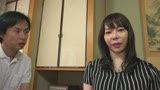 初撮り爆乳おばさん 初めて撮られる緊張感が一生に一度の快感を引き出す 爆乳を揺らす五十路熟女のぶっ飛び破廉恥性交！！ 厳選巨乳素人4時間13