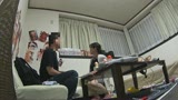 「エログッズだらけの部屋で二人きりになった母と息子は果たして禁忌を破って近○相姦セックスしてしまうのか？」…裏でお母さんにだけこっそり成功報酬の話をしておきました。0323