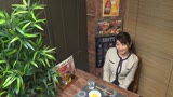 「おばさんを酔わせてどうするつもり？」若い男女で溢れ返る相席居酒屋で一人呑みしている熟女を狙い撃ちで口説いてお持ち帰り！寂しさと欲求不満が募った素人奥さんの乾いたカラダはよく濡れる！！VOL.41 21