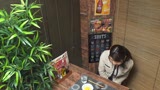 「おばさんを酔わせてどうするつもり？」若い男女で溢れ返る相席居酒屋で一人呑みしている熟女を狙い撃ちで口説いてお持ち帰り！寂しさと欲求不満が募った素人奥さんの乾いたカラダはよく濡れる！！VOL.41 25