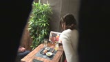 「おばさんを酔わせてどうするつもり？」若い男女で溢れ返る相席居酒屋で一人呑みしている熟女を狙い撃ちで口説いてお持ち帰り！VOL.213