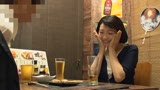 「おばさんを酔わせてどうするつもり？」若い男女で溢れ返る相席居酒屋で一人呑みしている熟女を狙い撃ちで口説いてお持ち帰り！寂しさと欲求不満が募った素人奥さんの乾いたカラダはよく濡れる！！VOL.2221