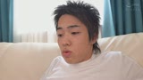 好みの配達員が来るとパンツを脱いでお出迎え！マ〇コを見せつけ誘惑する淫乱奥さん　小早川怜子12