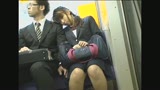 通勤電車で肩に頭を乗せ寝てしまった綺麗な子にドキドキしたらやりたい思いが伝わった12