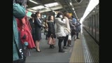 満員電車で巨乳すぎて胸が密着してしまう女は痴漢されても拒めない422