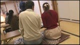 習い事中に下品なポーズで痴漢され淫語を言わされながら欲情する上品妻231