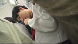 電車痴漢で「絶対イクもんか･･･」腰をひねり絶頂を拒み続ける女子校生の失禁がまん顔２31