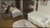 酔って眠る短パンの隙間からチ○ポを捻じ込まれ抵抗するもハメながらクリをいじられる刺激でイキ乱れる姉29