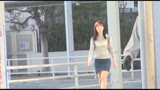 痴漢師にグイグイＴバックを食い込まされた刺激で感じてしまった美尻女はずらしハメを拒めない220