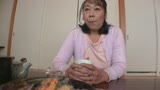 実家の母を寝取るべさ…伊豆のノーブラ母ちゃん　大里ふみえ 54歳5