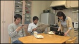 母と息子で楽しむ青姦2