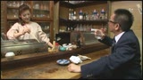 お願いすると実はこっそりヤらせてくれる女将さん13