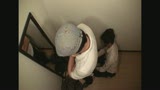 密室試着室で店員さんと2人きり…勃起チ●ポを露出して強引ヌキ依頼219