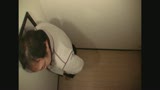 密室試着室で店員さんと2人きり…勃起チ●ポを露出して強引ヌキ依頼223