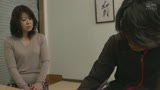 怪我の夫を献身的に支え労りあう熟年夫婦！幸せを守る為、ひと肌脱ぐ妻が快楽堕ちの中出し交尾！2