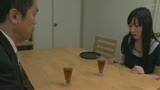 リストラ回避！カラダを捧げる巨乳妻は旦那の傍で他人棒に溺れ本能丸出しでイキまくる中出し淫乱性交！4