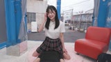 ひよこ、マジックミラー号初乗車！女子校生のスリムな桃尻に顔面す〜っぽり！生まれて初めての顔面(圧迫)騎乗体験で恥じらい美少女が大大大失禁イキ！33