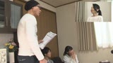 夫のイチモツしか見たことがない主婦を集めて生唾モノのチンポを見せてあげたら…ヤレた！（7）18