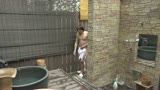 独自スクープ！膣内射精されたい熟女が集まる秘密の温泉で生ハメ中●し乱交する衝撃映像16