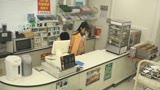 コンビニで働くかわいいアジア系バイト娘とＳＥＸ〜優しく仕事を教えてあげたら中●し出来ちゃった（2）38