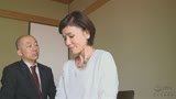 人妻捕鯨船　水着の還暦美熟女 大量潮吹きドキュメント　内原美智子 61歳1