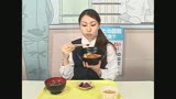 お食事中に顔射して食ザー食事している女に大量ザーメンぶっかけたい！18