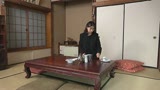 昭和猥褻官能ドラマ 借家に転がり込んだ親子、その息子は六十路の母を…葬式の夜、葬儀屋に襲われた五十路の熟女19