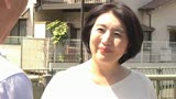 熟妻卑猥ドラマ保護者会で知り合った子供の友だちのお父さんに襲われた五十路妻葬式の夜、夫の元上司は喪服の六十路妻のオメコに…0