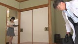 熟女 淫らな秘め事心の病いの人妻をスケベな訪問ドクターは…裸にエプロンの家政婦の恥部を舐めまくるオヤジ0