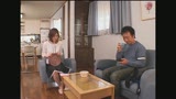 奥様欲情日記　奥さん まっ白いスケベ汁が垂れてますよ　課長さんやめてッ　主人が向こうで寝てるのよ10