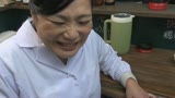 働くおばさんAVデビュー　高松みどり 50歳 / 柚木しほ 50歳 / 三峰かずこ 48歳33