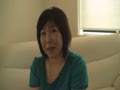 いつも見かける近所の熟女に嘘ついて部屋に連れ込み中出しした20人28