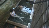混浴が評判の温泉宿でカメラを仕掛けたら凄いエロい映像が撮れました！1