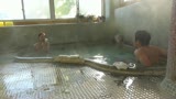 混浴が評判の温泉宿でカメラを仕掛けたら凄いエロい映像が撮れました！21