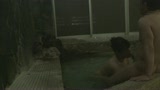混浴が評判の温泉宿でカメラを仕掛けたら凄いエロい映像が撮れました！ 332