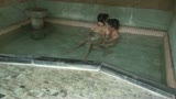 混浴が評判の温泉宿でカメラを仕掛けたら凄いエロい映像が撮れました！ 34