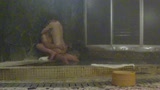 混浴が評判の温泉宿でカメラを仕掛けたら凄いエロい映像が撮れました！４10
