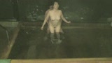 混浴が評判の温泉宿でカメラを仕掛けたら凄いエロい映像が撮れました！５12