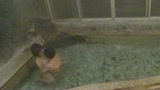 混浴が評判の温泉宿でカメラを仕掛けたら凄いエロい映像が撮れました！５2