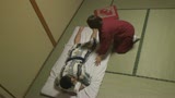 旅館の美人仲居を口説いてセックスして盗撮までしちゃいました！９33