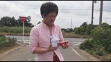 隣のおばさんが 庭先でオシッコしていて　上島美都子 52歳0