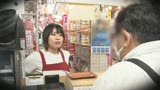 普通のおもちゃ屋さんと思い込んでアルバイトにやってきたお嬢さんには裸になるより恥ずかしいハレンチ衣装で大人のおもちゃ屋さんで働いてもらっちゃいました。0