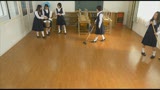 突然、どろっどろ精子が降り注がれる日常 学園生活で「常にぶっかけ」女子○生 29