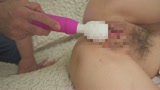 地味に見えて、実はとってもスケベな人 とてもイイと思います。 MY電マを持つ奥さん31