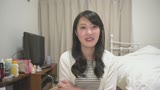 熟れた女のつゆだくマ○コ グイグイ迫って自宅の撮影を敢行!もちろん、謝礼は極太棒での中出しです!!2
