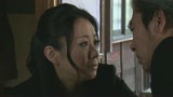 息子の目を盗み密室で美人嫁を寝取る義父の家庭内暴行劇　紫乃13