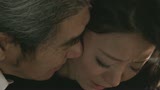 息子の目を盗み密室で美人嫁を寝取る義父の家庭内暴行劇　紫乃21