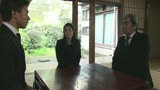息子の目を盗み密室で美人嫁を寝取る義父の家庭内暴行劇　紫乃6