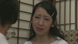 息子の目を盗み密室で美人嫁を寝取る義父の家庭内暴行劇　瞳4